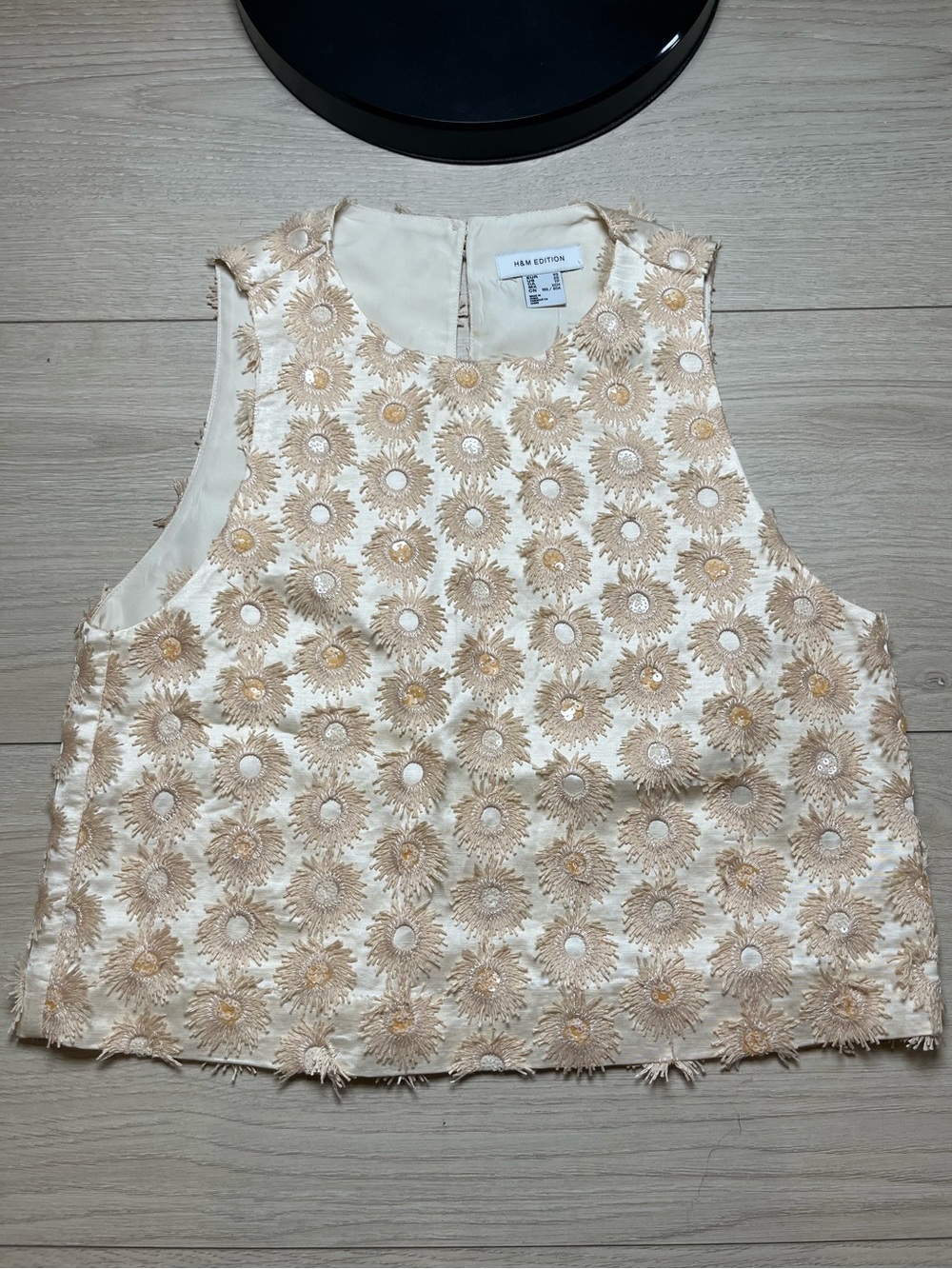 H&M Appliqué Sleeveless Top Tank With Sunburst  Flower Motif  Women’s XS Cream